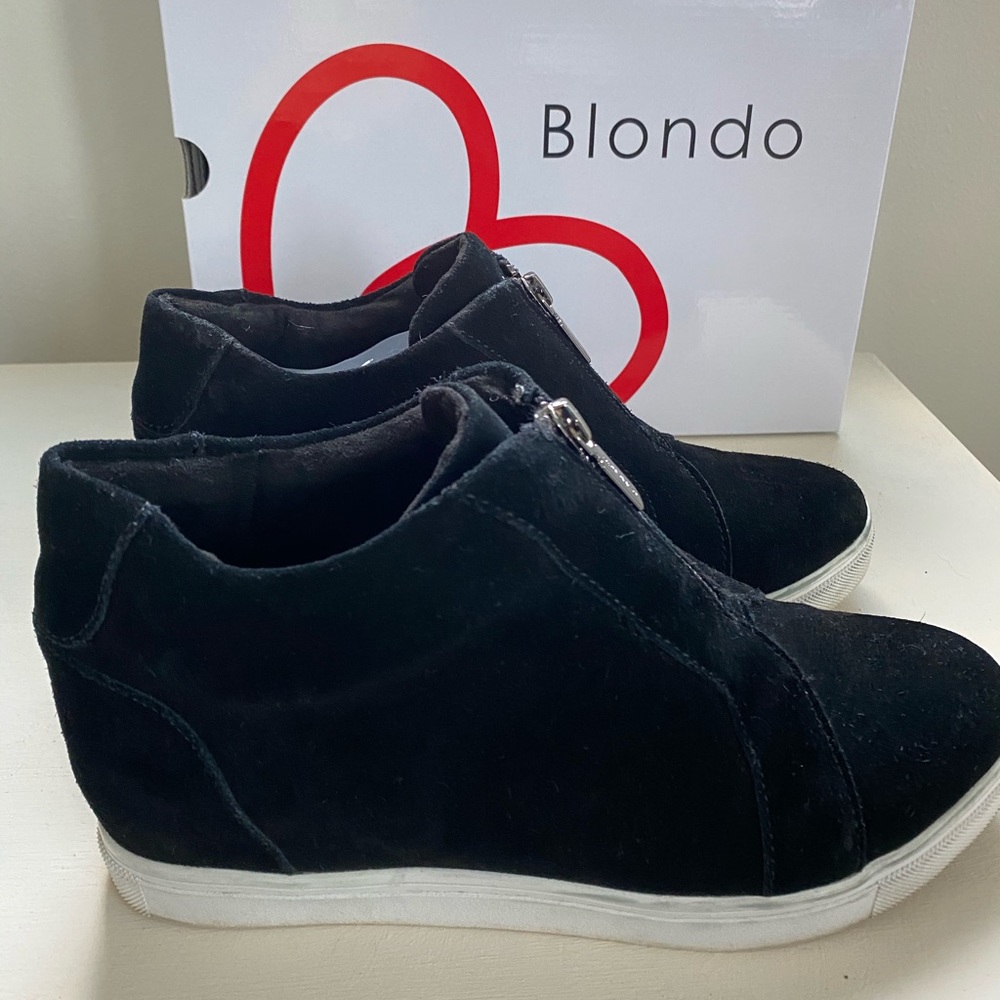 Blondo Waterproof Glenda Black Suede